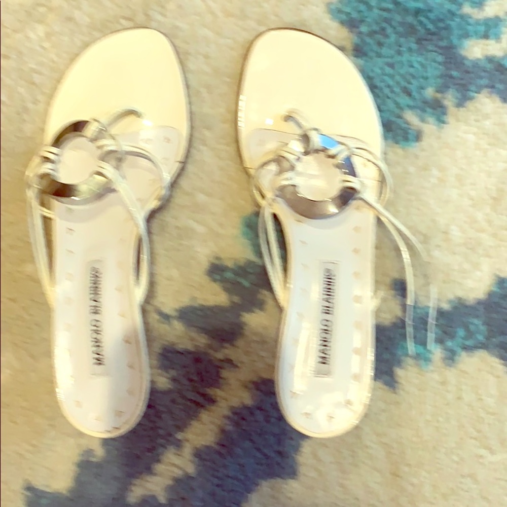 White Monolo Blahnik sandals 💕